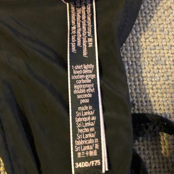 Beautiful bras. - Picture 10 of 11